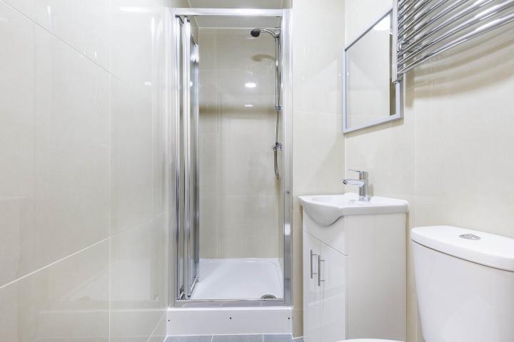 Recently Refurbished Apartment High Road, Willesden 